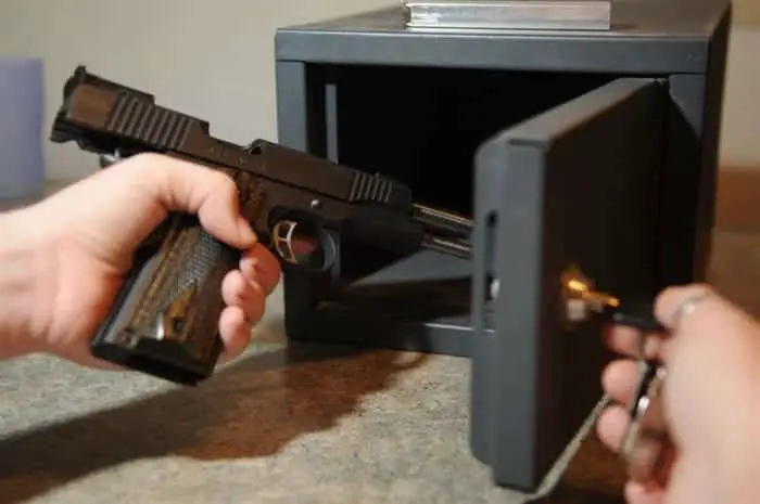gun safe made from steel and with key lock system